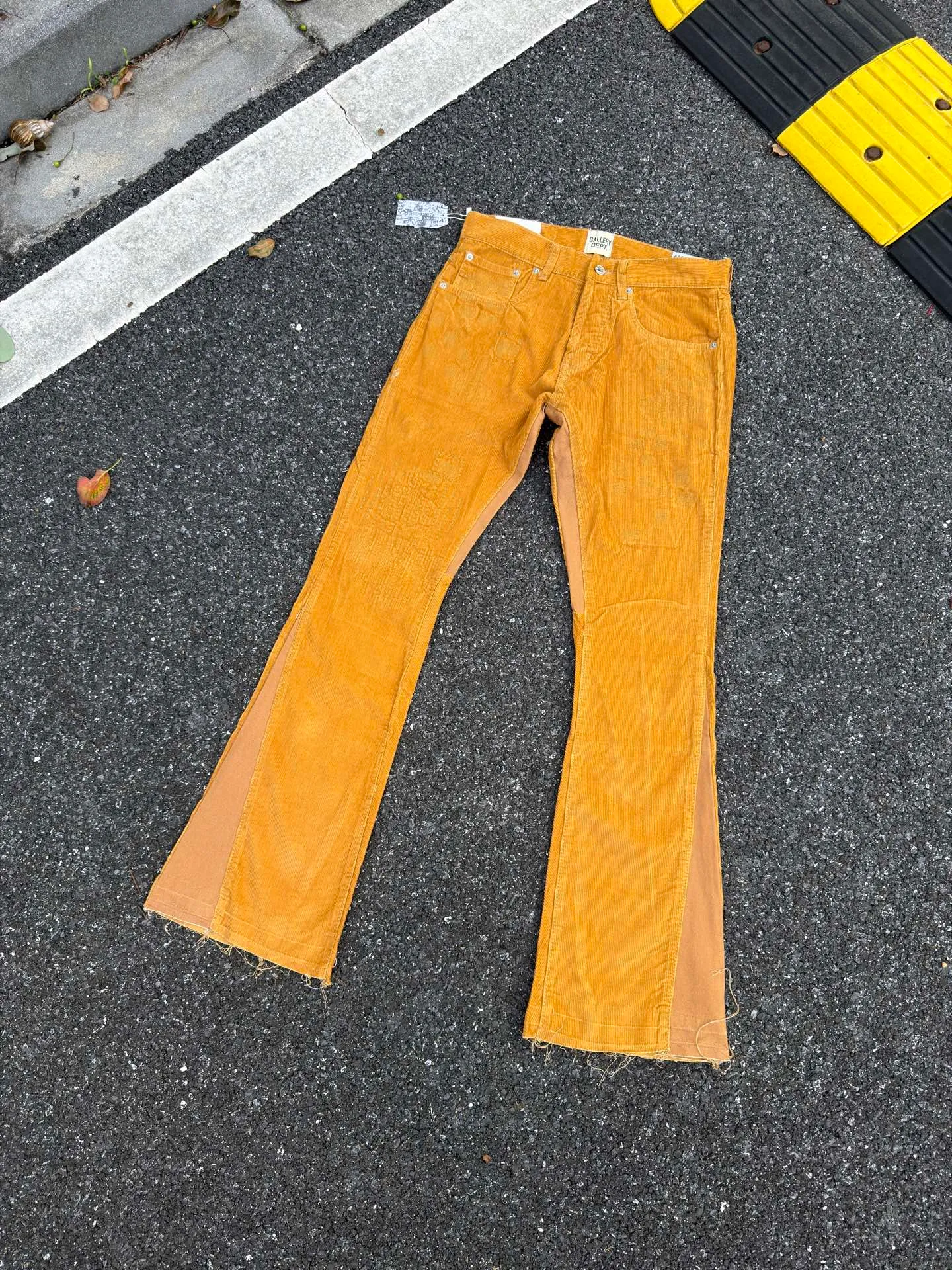 P240💰G03 GALLERY DEPT khaki corduroy embroidered bootcut jeans trousers Code number: 28 30 32 34 36